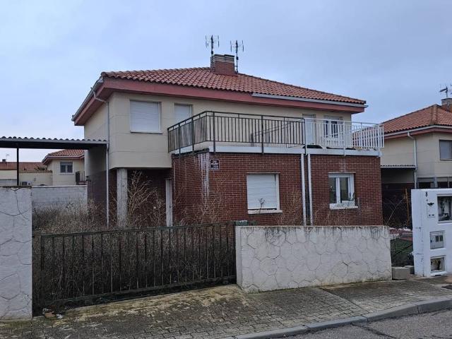 Chalet en venta en Villaverde De Medina, Valladolid