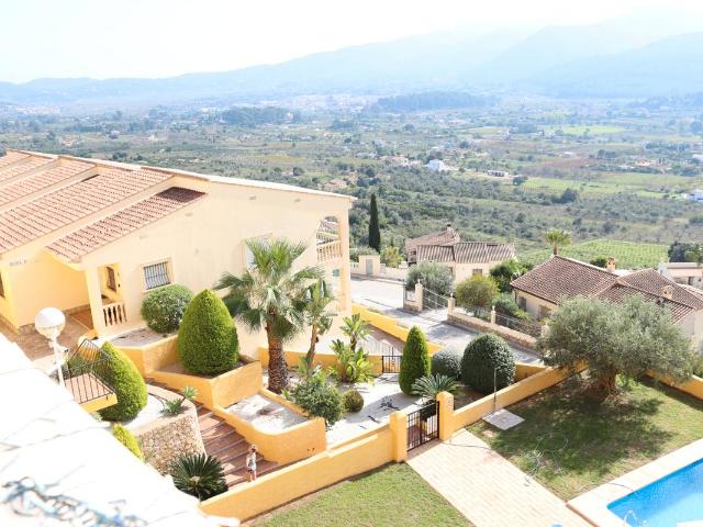 Chalet en venta en Xaló, Valencia