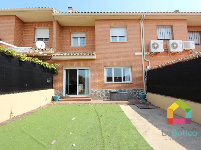 Villa en venta en Yuncos, Urbanización Cervantes