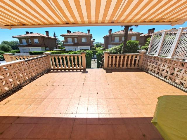 Chalet en venta en Zarratón, La Rioja