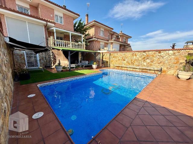 Chalet en venta en Arroyomolinos, Madrid