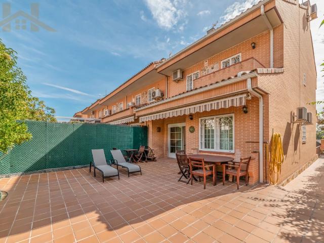 Villa en venta en Arroyomolinos