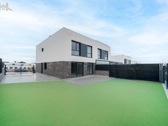 Chalet en venta en Arroyomolinos, Madrid