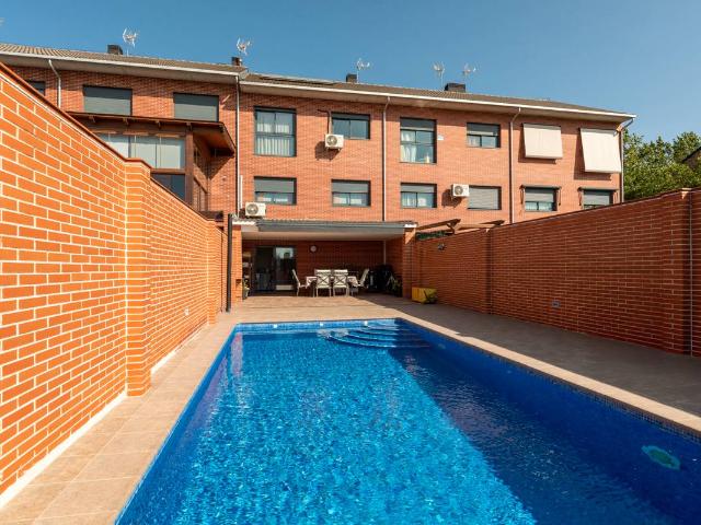 Villa en venta en Arroyomolinos