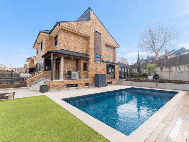 Chalet en venta en Arroyomolinos, Madrid