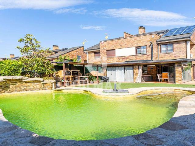 Chalet en venta en Arroyomolinos, Madrid