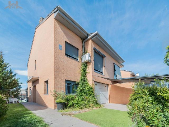 Chalet en venta en Arroyomolinos, Madrid