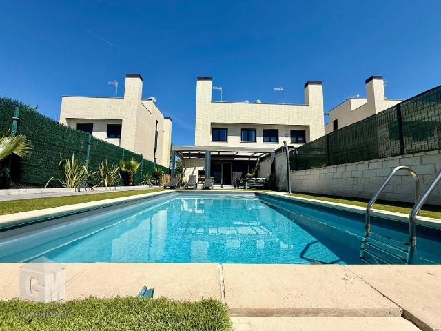 Chalet en venta en Arroyomolinos, Madrid