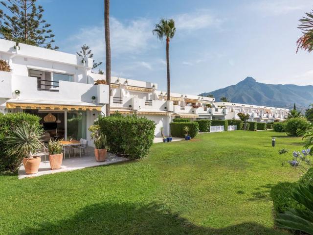 Chalet en venta en Nueva Andalucía, Costa del Sol Occidental