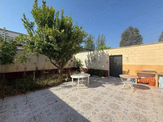 Villa en venta en Aljucén