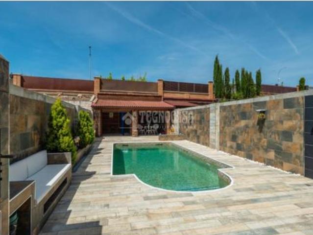 Chalet en venta en Arroyomolinos, Madrid