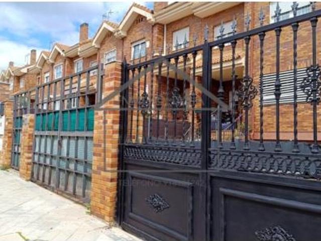 Chalet en venta en Arroyomolinos, Madrid