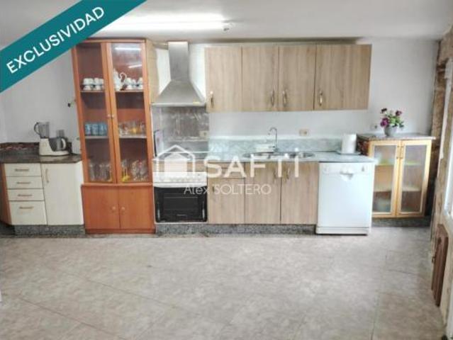Chalet en venta en Baredo, Vigo