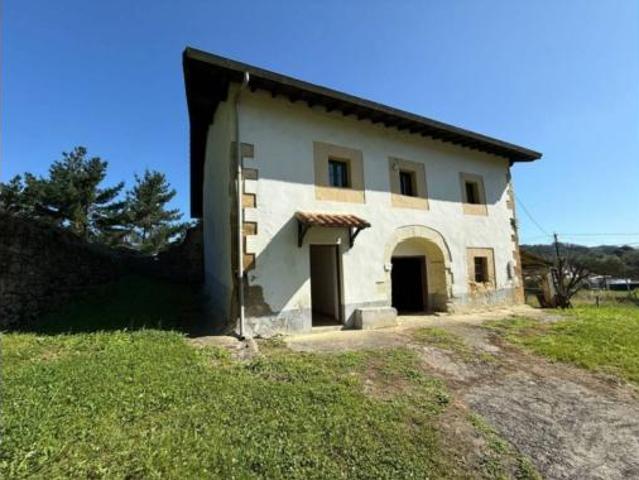 Chalet en venta en Bárcena de Cicero, Cantabria