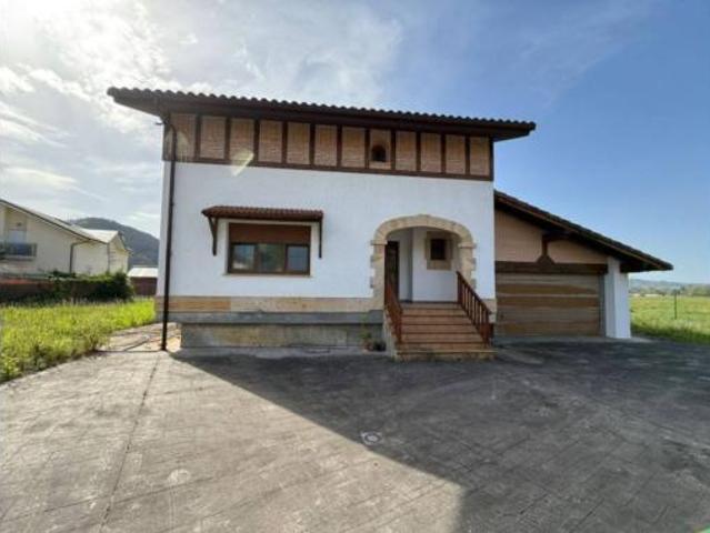 Chalet en venta en Gama, Cantabria