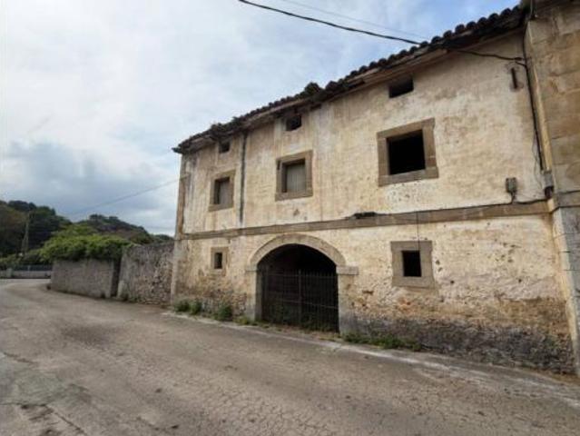Chalet en venta en Paderne, Cantabria