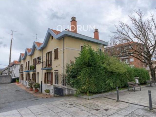 Chalet en venta en Elexalde, Basauri