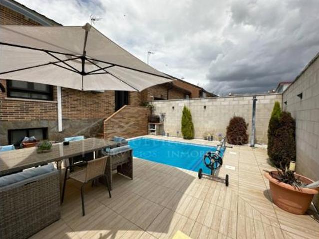 Chalet en venta en Casarrubuelos, Madrid