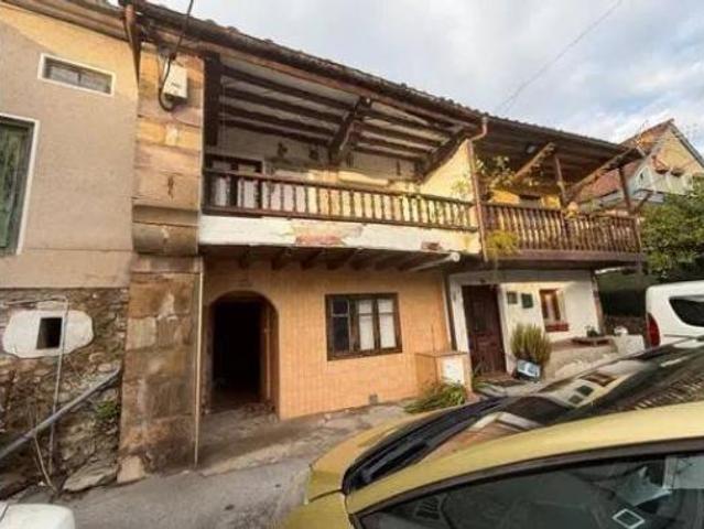 Chalet en venta en Pomaluengo, Castañeda