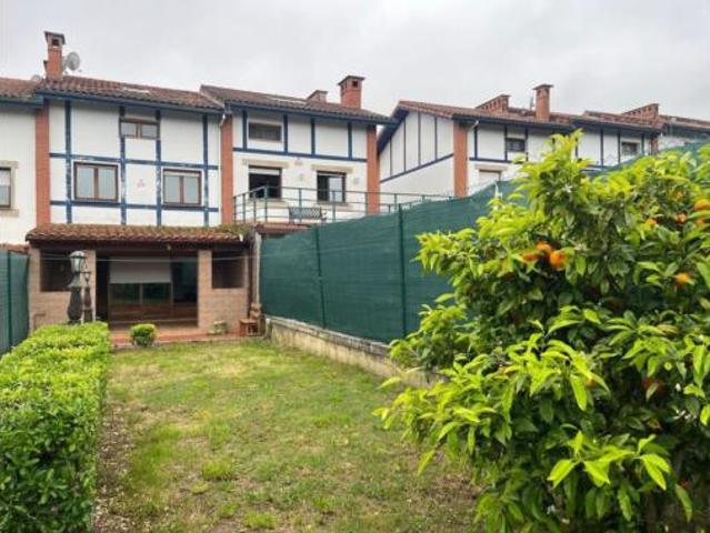 Chalet en venta en Santullán, Castro-urdiales