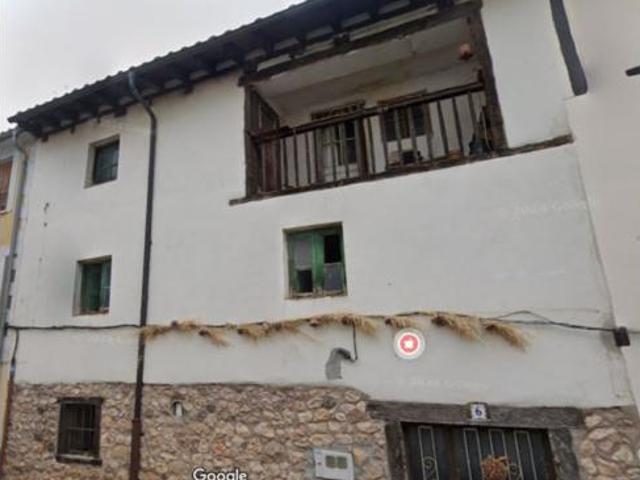 Chalet en venta en Covarrubias, Castilla y León
