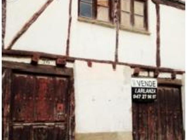 Chalet en venta en Covarrubias, Castilla y León
