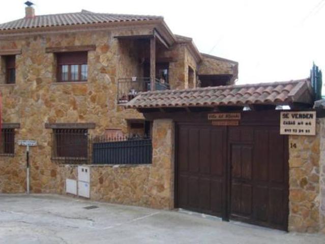 Villa en venta en El Tiemblo
