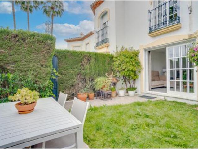 Chalet en venta en Villas Albahaca, Estepona