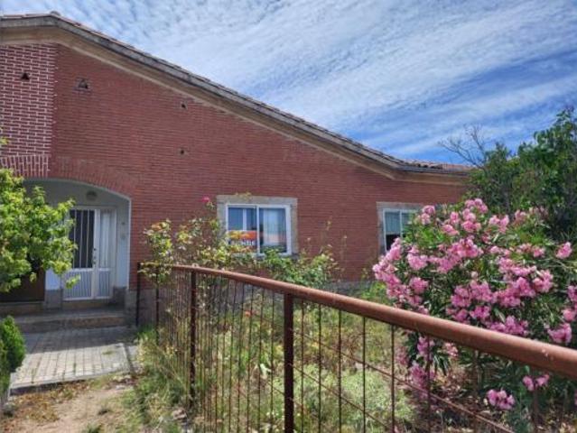 Chalet en venta en Fuentes De Oñoro, Castilla y León