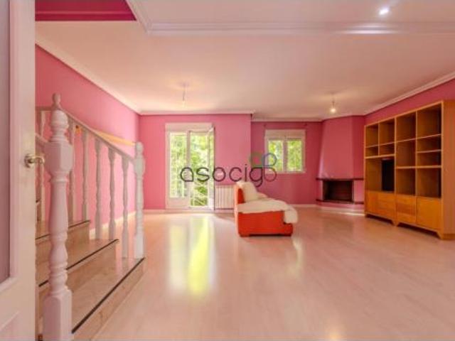 Chalet en venta en Los Manantiales, Guadalajara