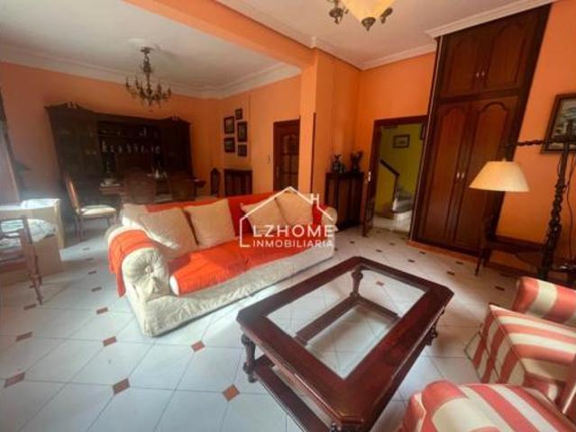 Chalet en venta en Guadalajara, Constitución