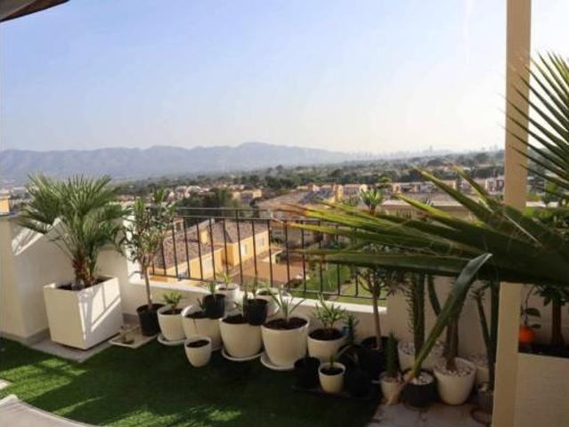 Villa en venta en La Nucia
