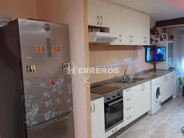 Casa en venta en Albelda De Iregua, La Rioja