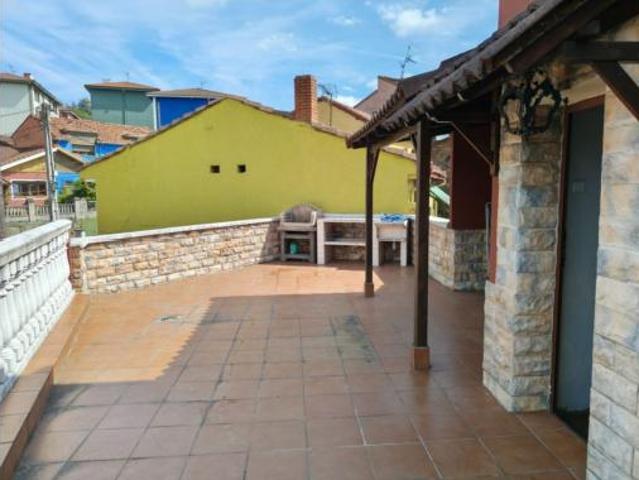 Chalet en venta en Castandiello, Langreo