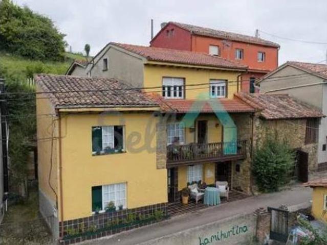 Chalet en venta en Castandiello, Langreo