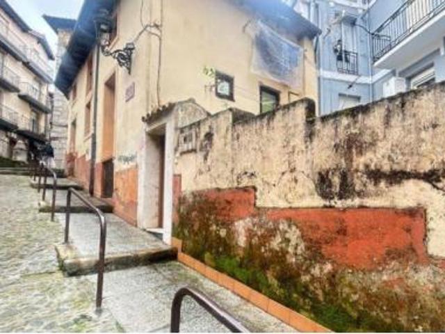 Chalet en venta en Laredo
