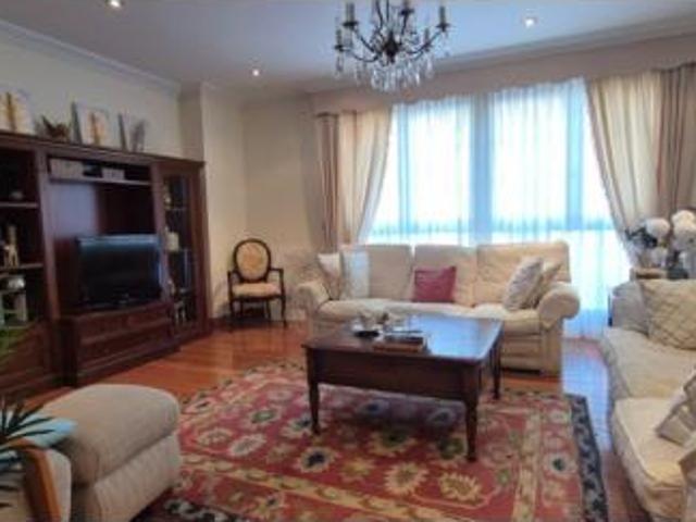 Chalet en venta en Laredo
