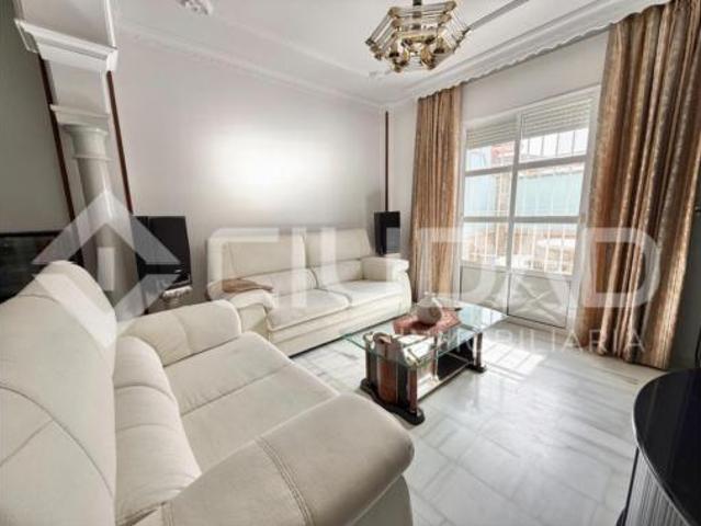 Chalet en venta en Lebrija, Andalucía