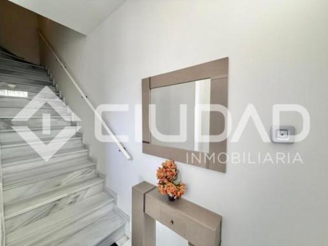 Chalet en venta en Lebrija, Andalucía