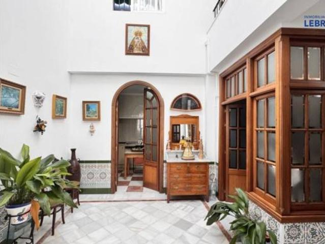 Chalet en venta en Lebrija, Andalucía