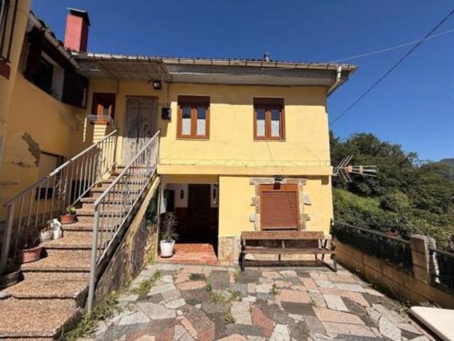 Chalet en venta en Lena, Asturias