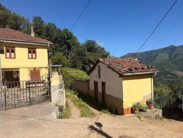 Chalet en venta en Lena, Asturias