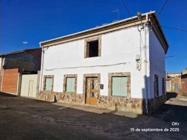 Chalet en venta en Manganeses De La Polvorosa, Castilla y León