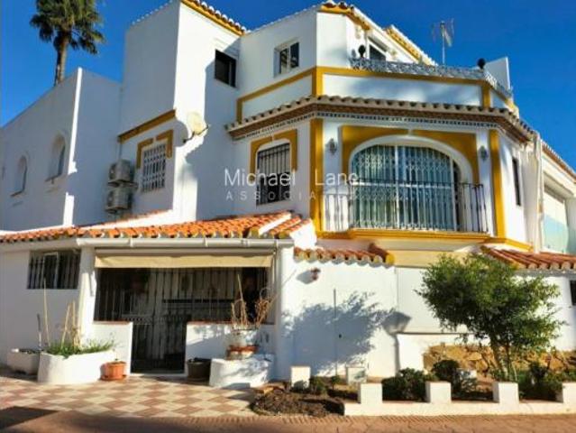 Chalet en venta en Castillo de la Duquesa, Costa del Sol Occidental