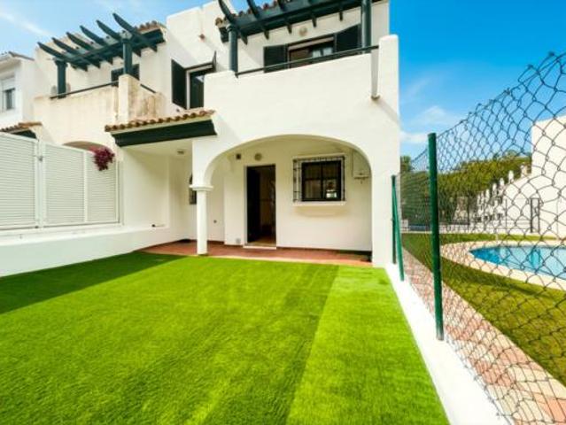 Chalet en venta en Castillo de la Duquesa, Costa del Sol Occidental