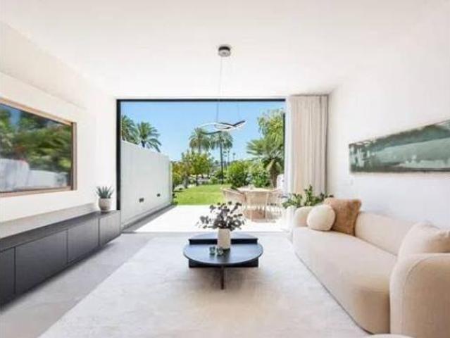 Chalet en venta en Nueva Andalucía, Costa del Sol Occidental