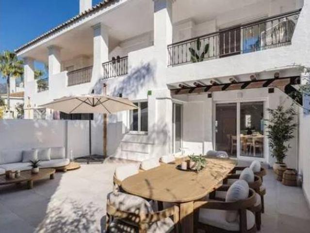 Chalet en venta en Nueva Andalucía, Costa del Sol Occidental