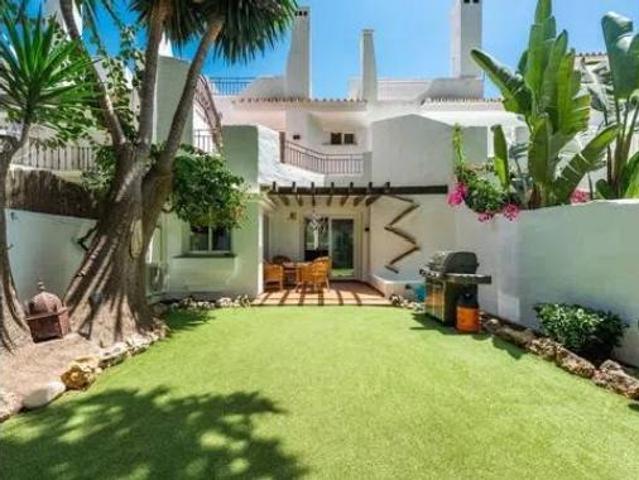 Chalet en venta en Nueva Andalucía, Costa del Sol Occidental