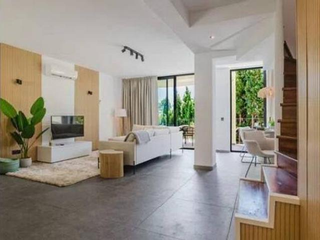 Chalet en venta en Nueva Andalucía, Costa del Sol Occidental