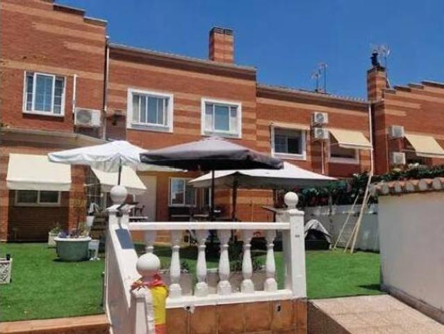 Chalet en venta en Meco, Madrid